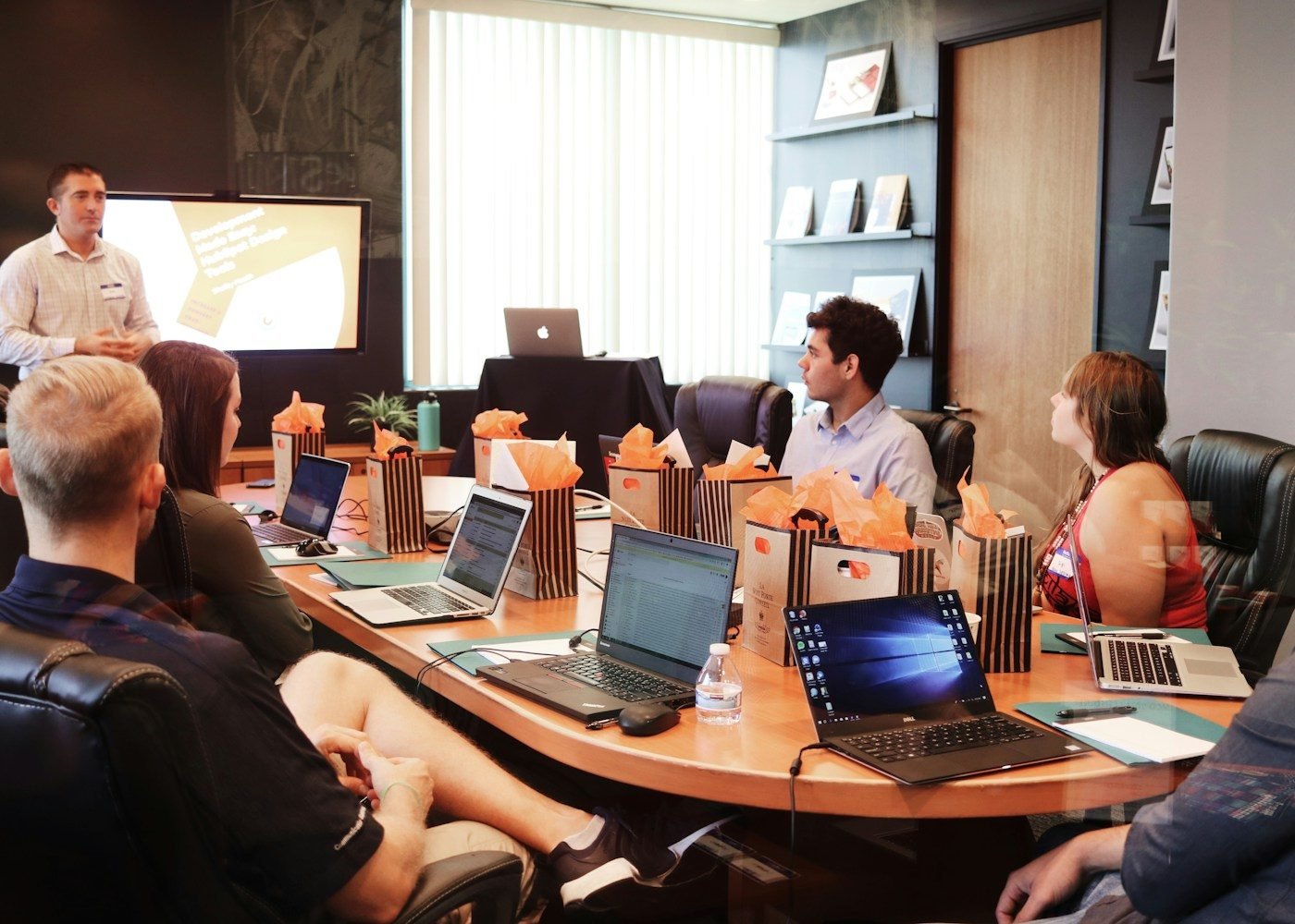 Robwoh Unified Senior Advisors in Strategic Consultation
